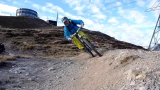 Bild Downill in Laax: The Never End