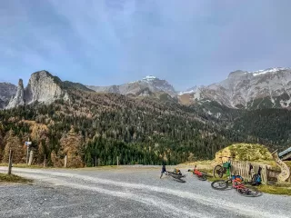 Bild Ringelspitzhütte SAC - Lavoitobel - Trin